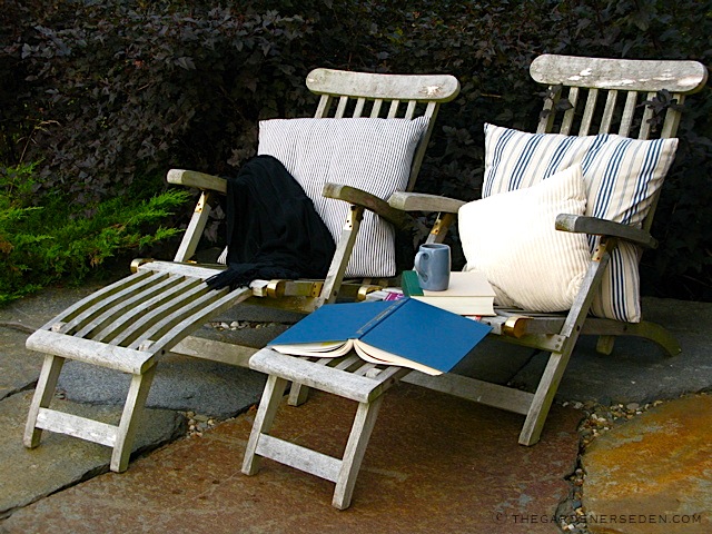 garden-chairs-on-terrace ⓒ Michaela at TGE