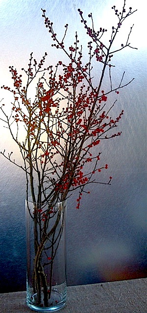 NB winterberry in vase